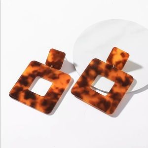 Toffee/Black Dangle Earring